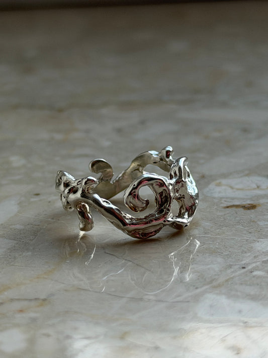 Vine ring